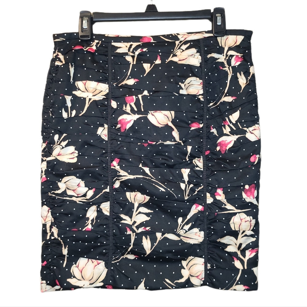 LIKE NEW! White House Black Market Floral Skirt 💐✨️Size 10
